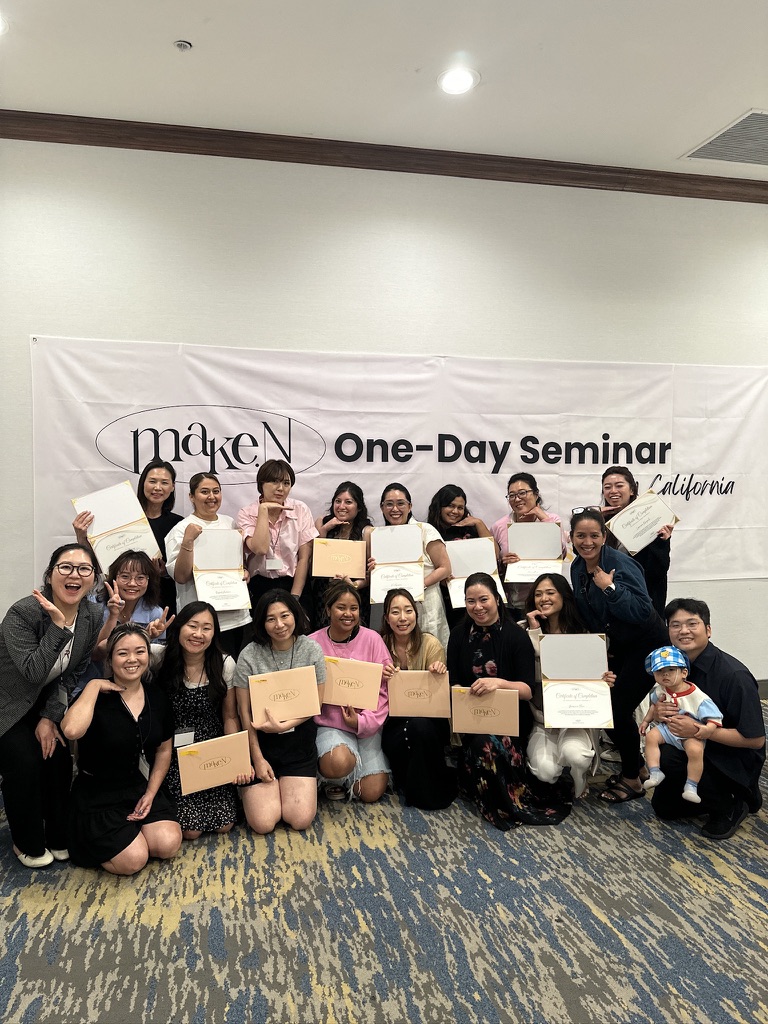 Make.N Professional Nail Art Seminar Certification Ceremony - Students receiving nail art certifications